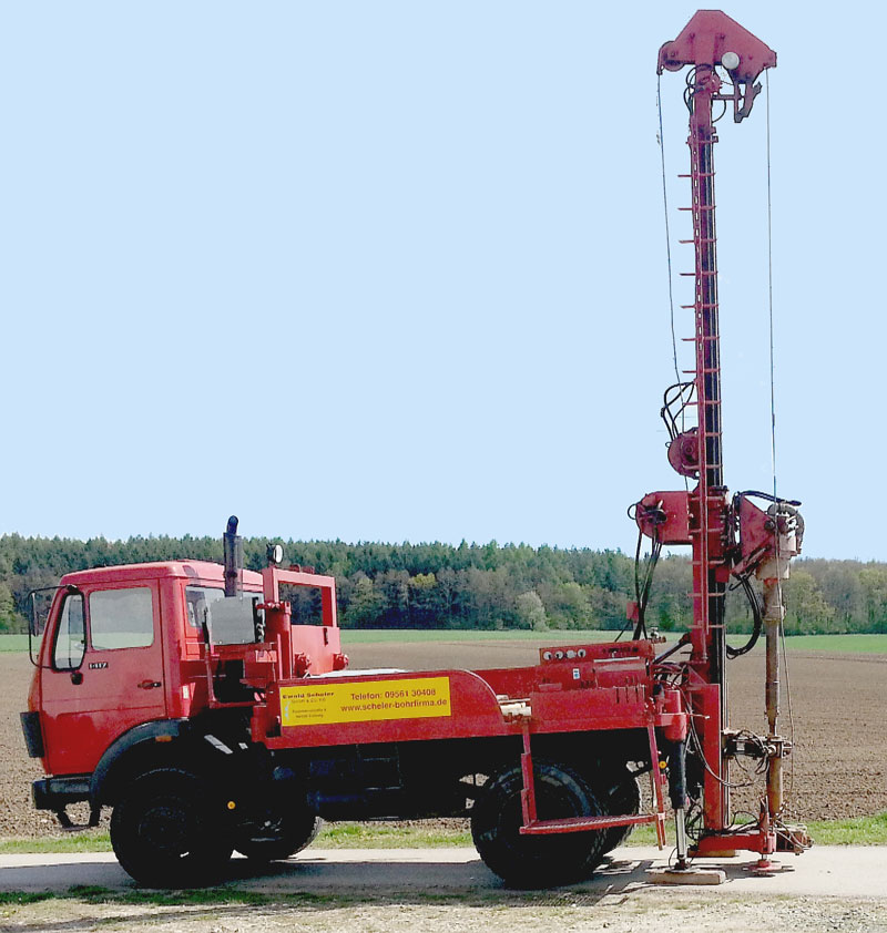 Vollhydraulisches Bohrgerät auf LKW